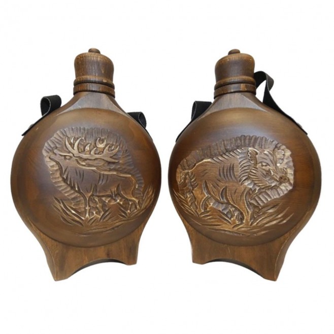 Wooden Baklitsa with hunting motifs and glass container