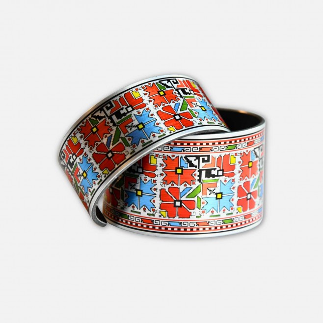 Bracelet with embroidery Detelina