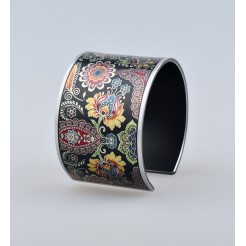 Bracelet with Modern Motives ≪Olivia≫