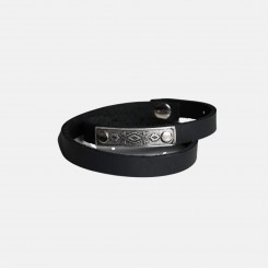 Leather bracelet with metal plate with stitch • Asparina
