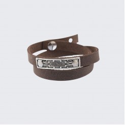 Leather bracelet with metal plaque with stitch • Huba