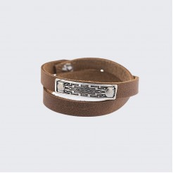 Leather bracelet with metal plaque with seamstress • Kosara
