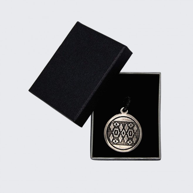 Медальон с шевица Баян