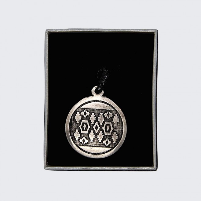 Медальон с шевица Баян