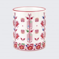 A cup decorated with embroidery from the Tran / Shop folklore area/