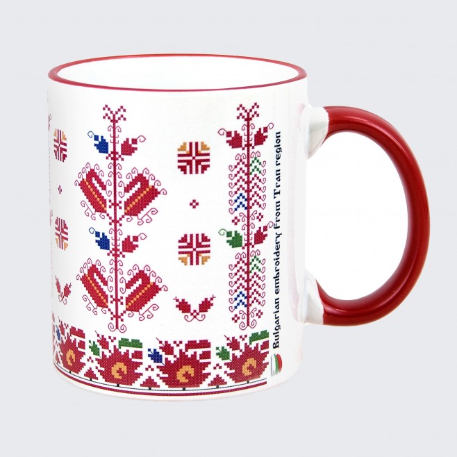 A cup decorated with embroidery from the Tran / Shop folklore area/
