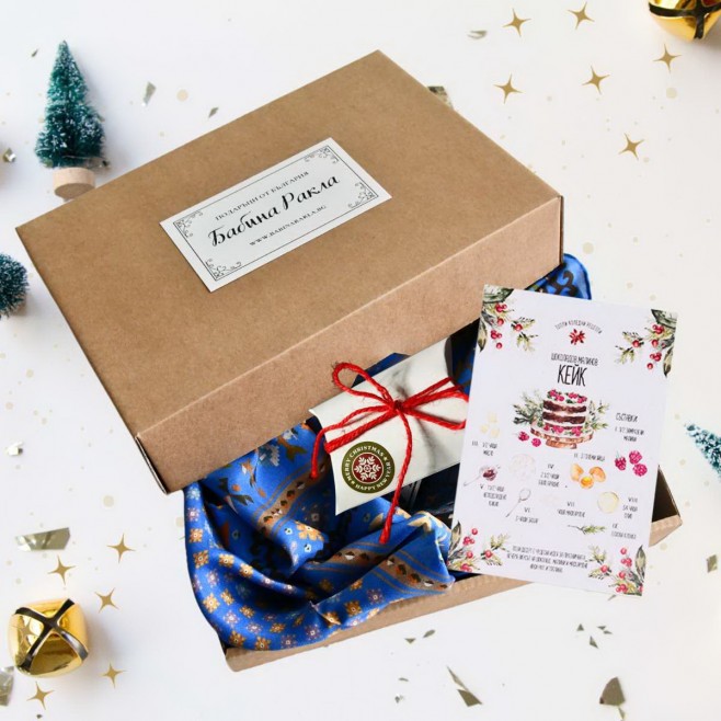 Коледна Кутия: Шал с шевици Канатица син, свещ с послание и картичка