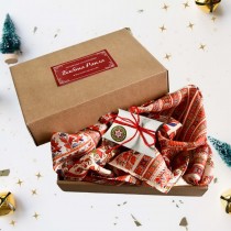 Christmas Box: Scarf Kanatitsa Blue, candle with luck and Christmas card