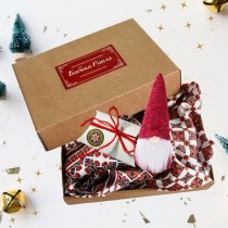 Christmas Box: Scarf Emilly, candle with luck and Christmas Gnome