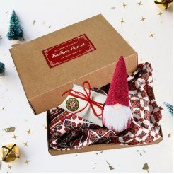 Christmas Box: Scarf Emilly, candle with luck and Christmas Gnome