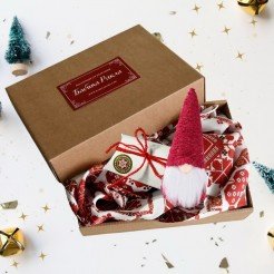 Christmas Box: Scarf Veska, candle with luck and Christmas Gnome