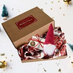 Christmas Box: Scarf Veska, candle with luck and Christmas Gnome