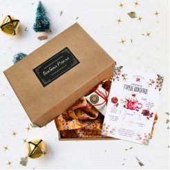 Christmas Box: Scarf Kanatitsa Yellow, candle with luck and Christmas card