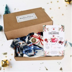 Christmas Box: Scarf Veska The Sea, candle with luck and Christmas card