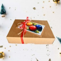 Коледна Кутия: Шал с шевици Лято, свещ с послание и картичка