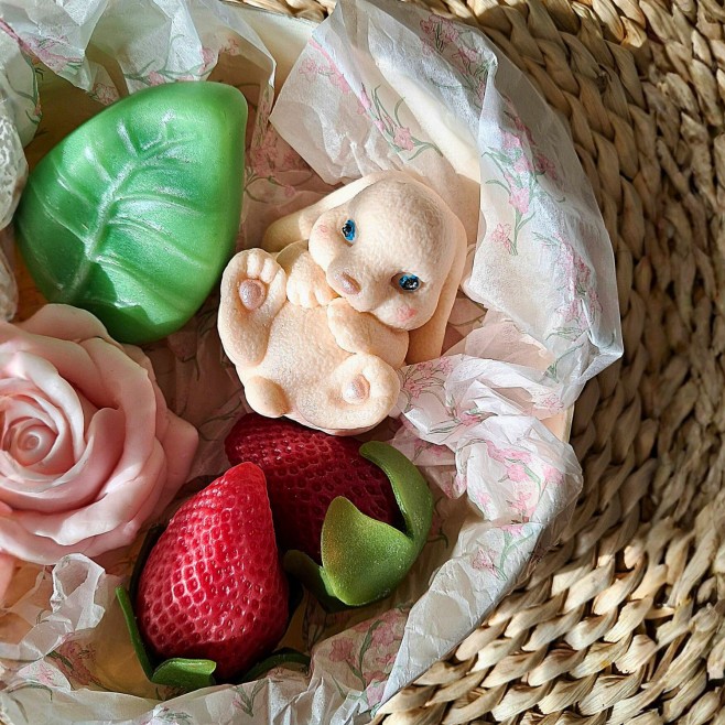 Gift Set “Bunny with Strawberries” – A Spring Surprise