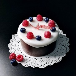 Birthday Cake Candle – Wild Berries