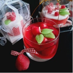 Panna Cotta with Strawberries Candle