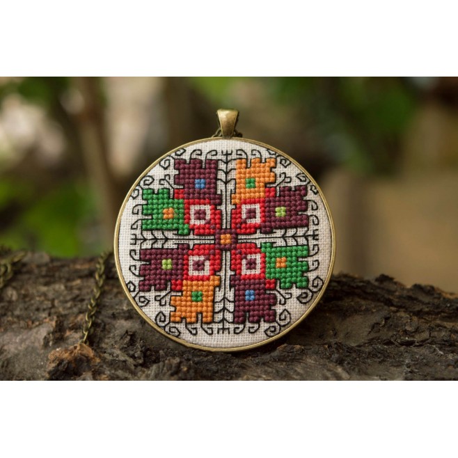 Beautiful Necklace »Embroidery» Code GIGLD17