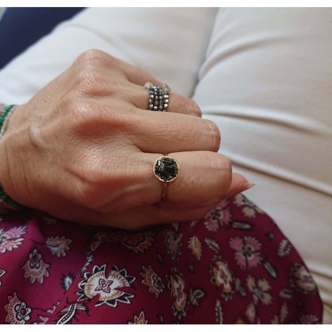 Стоманен пръстен с турмалин от Родопите