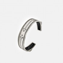 Silver bracelet with zoomorphic edges