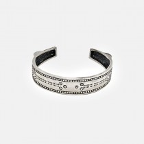 Silver bracelet with zoomorphic edges