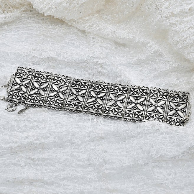 Silver bracelet Embroidery-lace