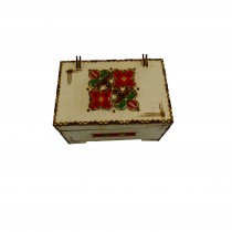 Дървена кутия за бижута с тапицерия, огледало и шевица