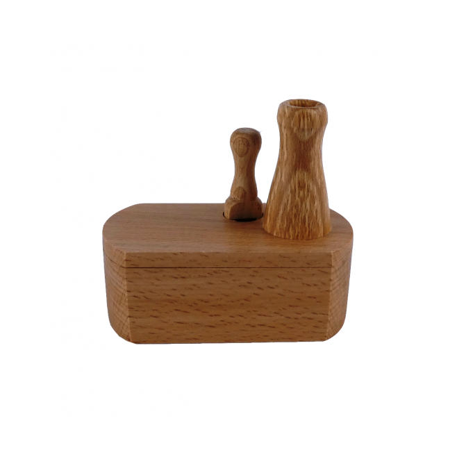 Дървена солница с лъжичка и подвижен капак