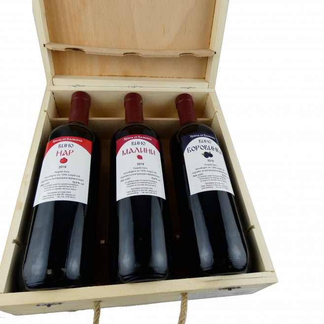 Подаръчна кутия с 3 бр плодови вина