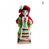 Кукла с български народни носии с отвор за мускал