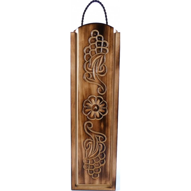 Wine box with woodcarving, smoky effect
